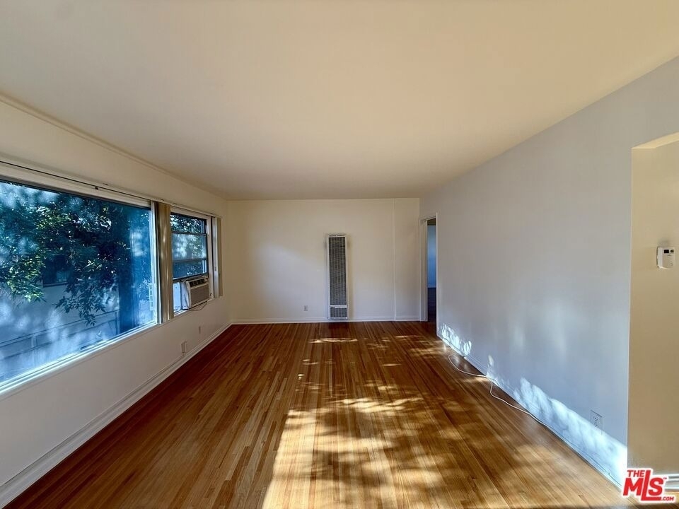 14944 Dickens Street - Photo 3