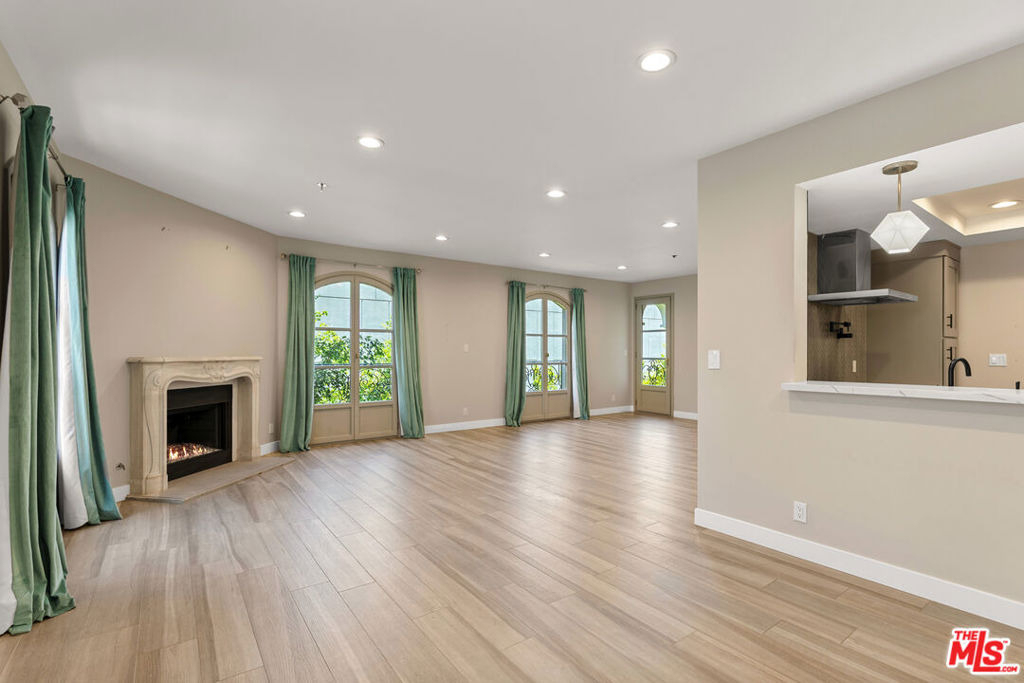 9249 Burton Way - Photo 20