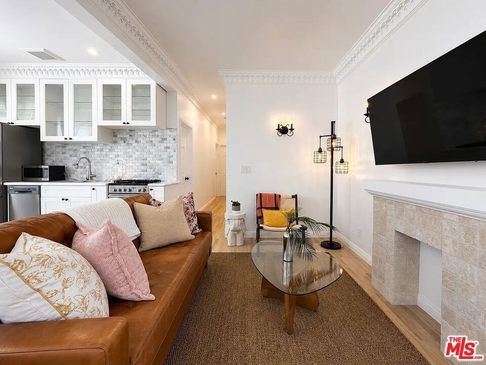 1111 21st Street - Photo 0