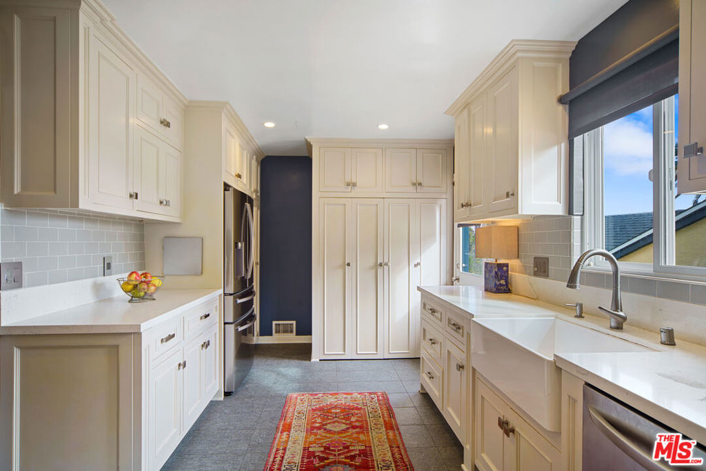 3085 Motor Avenue - Photo 16