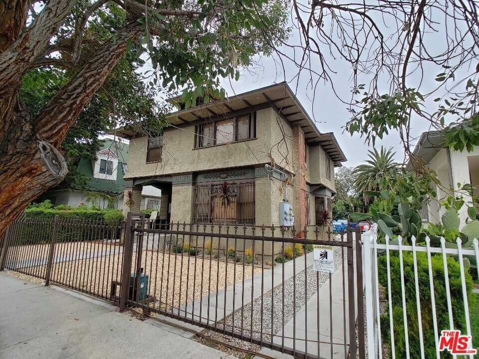 2108 Oak Street - Photo 8