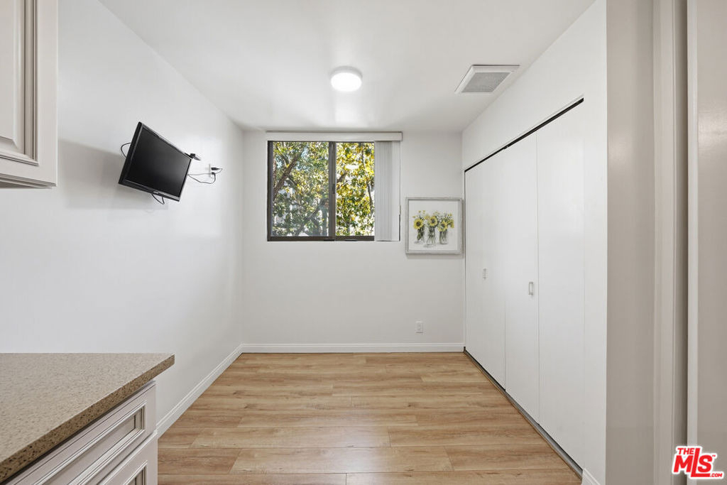 141 S Linden Drive - Photo 44