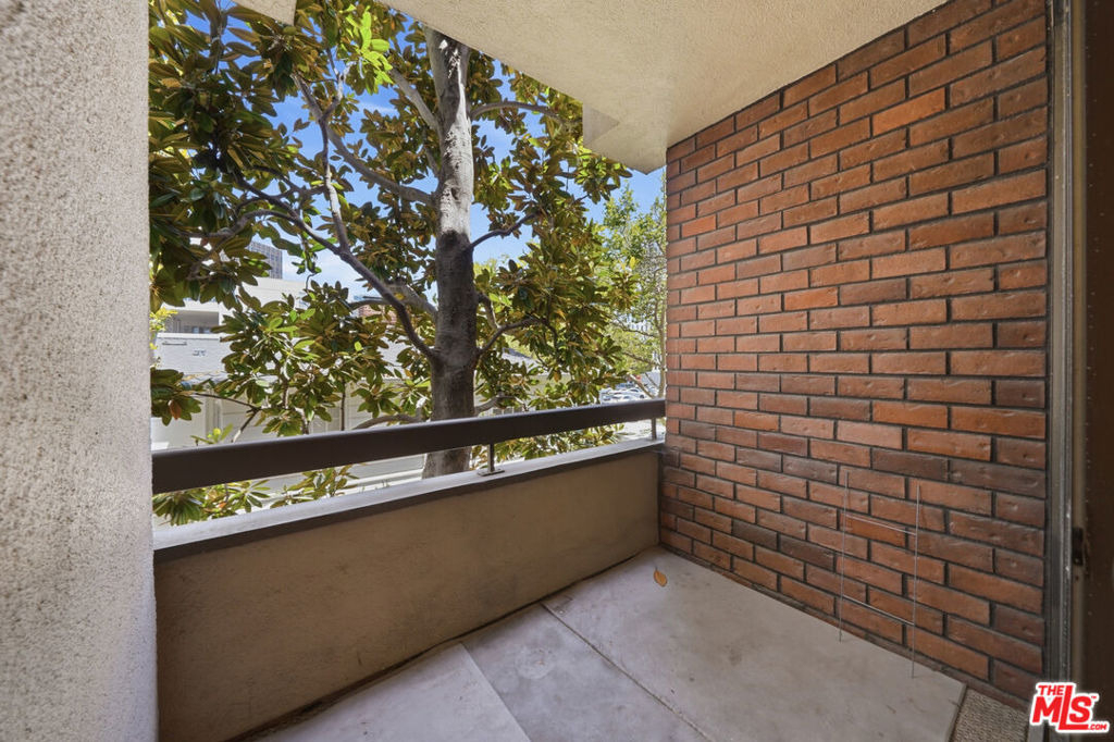 141 S Linden Drive - Photo 60