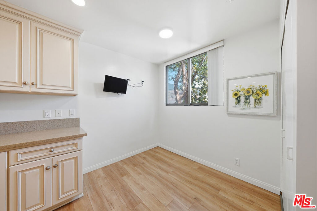 141 S Linden Drive - Photo 43