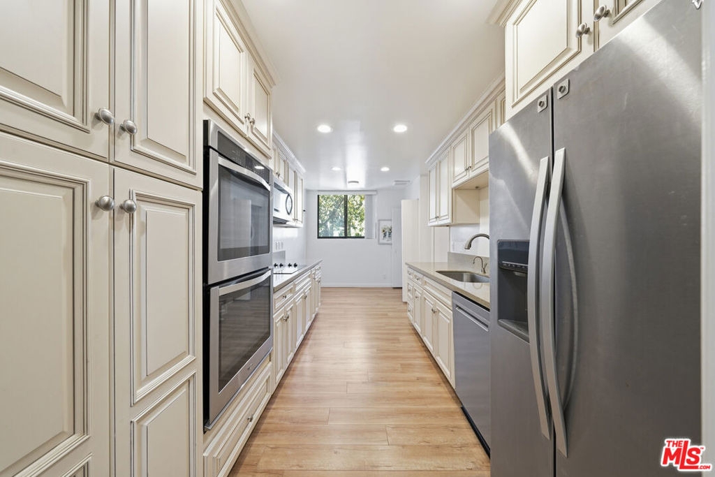 141 S Linden Drive - Photo 37