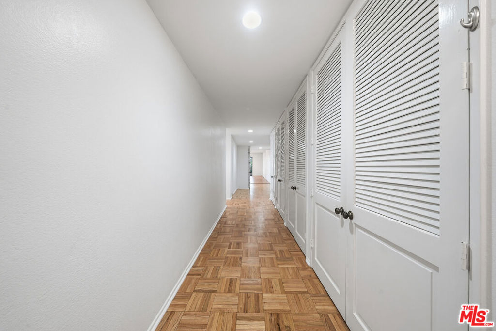 141 S Linden Drive - Photo 30