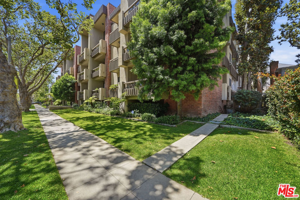 141 S Linden Drive - Photo 69
