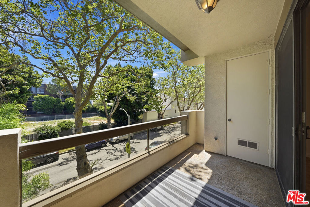 141 S Linden Drive - Photo 57