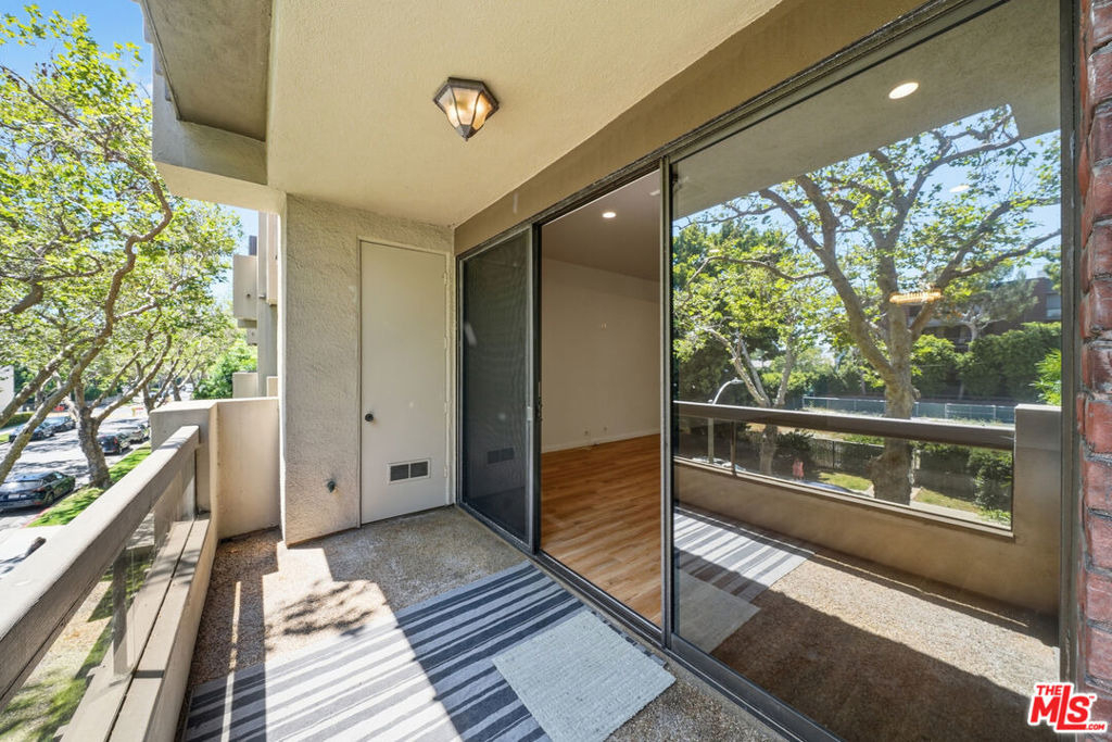 141 S Linden Drive - Photo 58