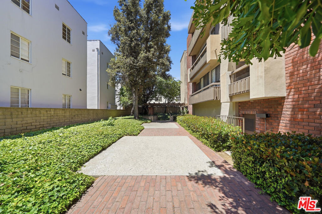141 S Linden Drive - Photo 66