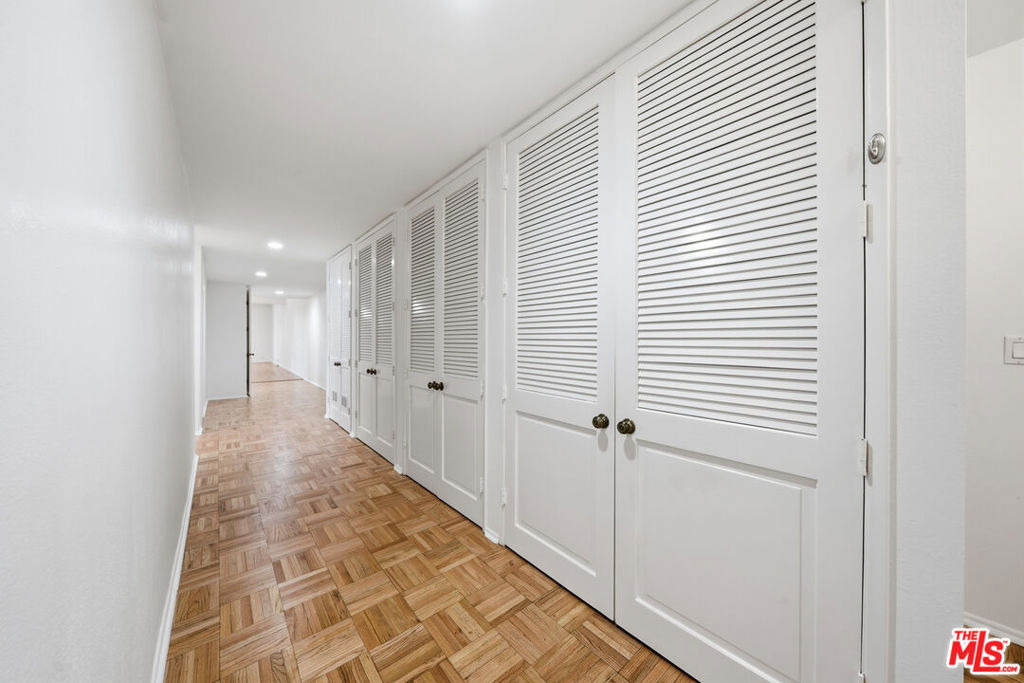 141 S Linden Drive - Photo 31