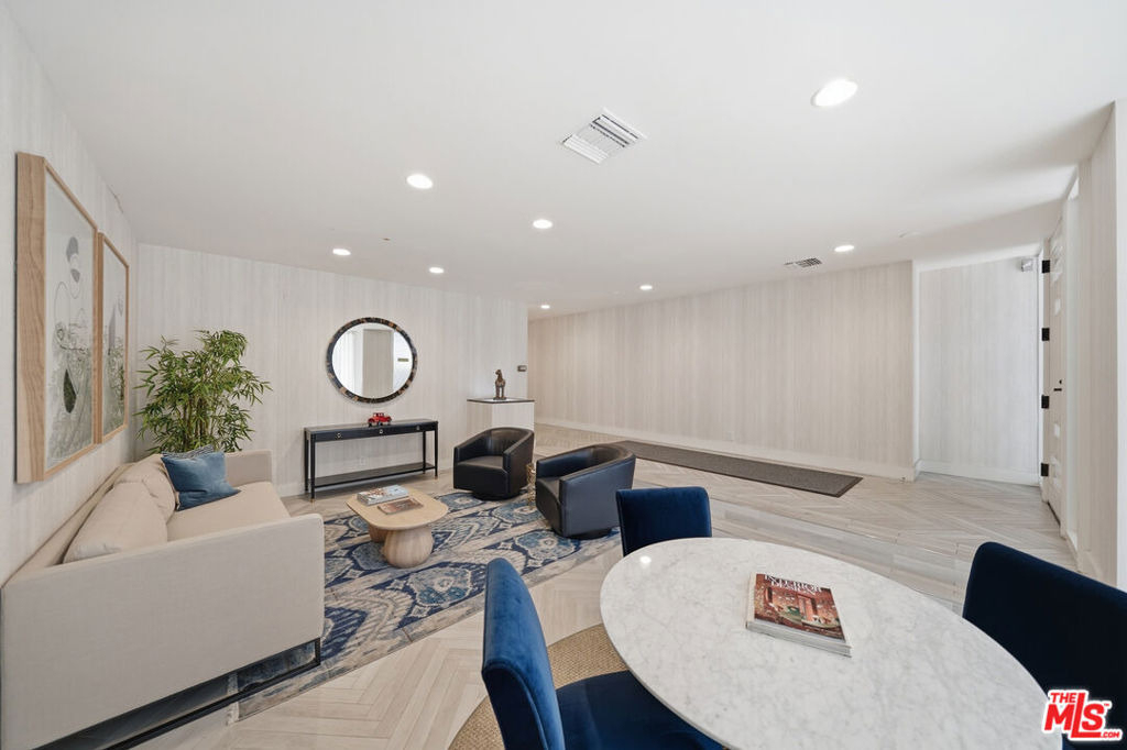 141 S Linden Drive - Photo 64