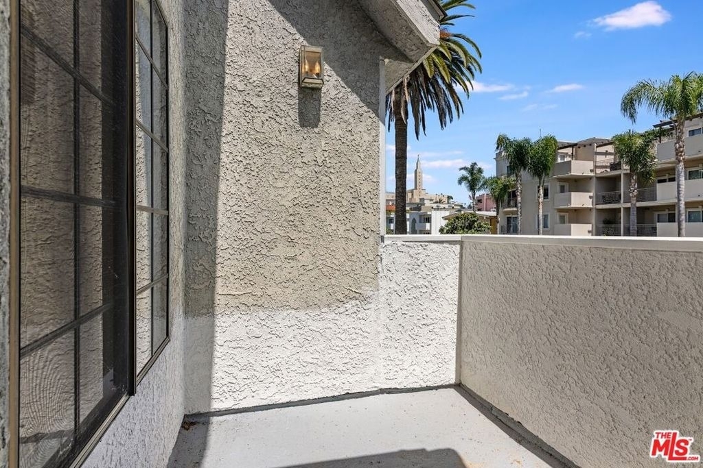 1931 Malcolm Avenue - Photo 6