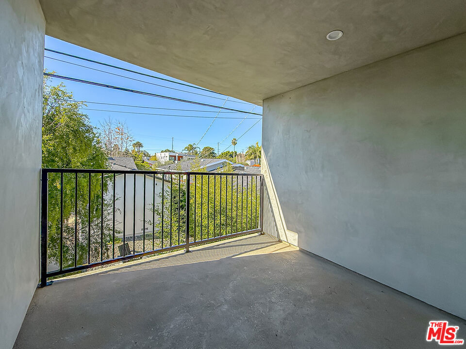 2617 Veteran Ave. - Photo 10