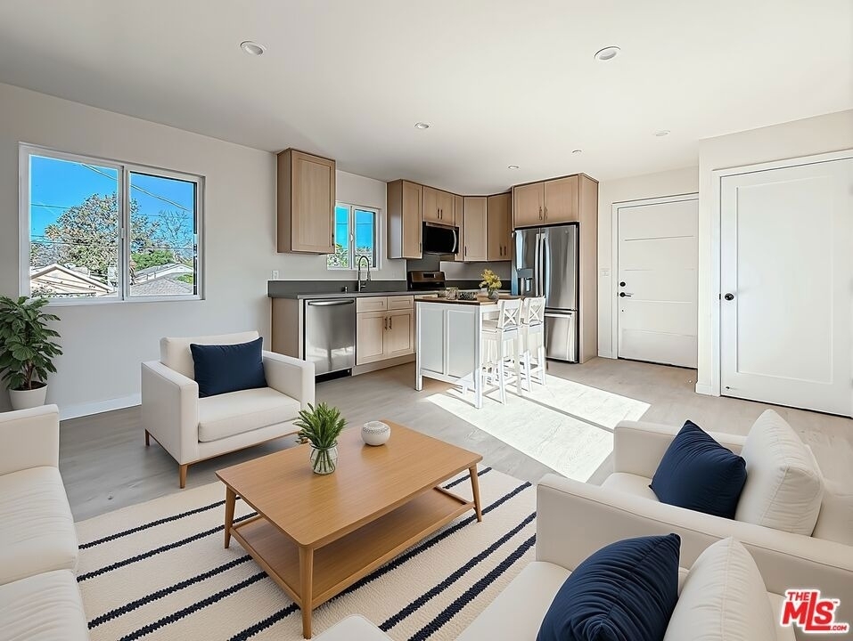 2617 Veteran Ave. - Photo 3
