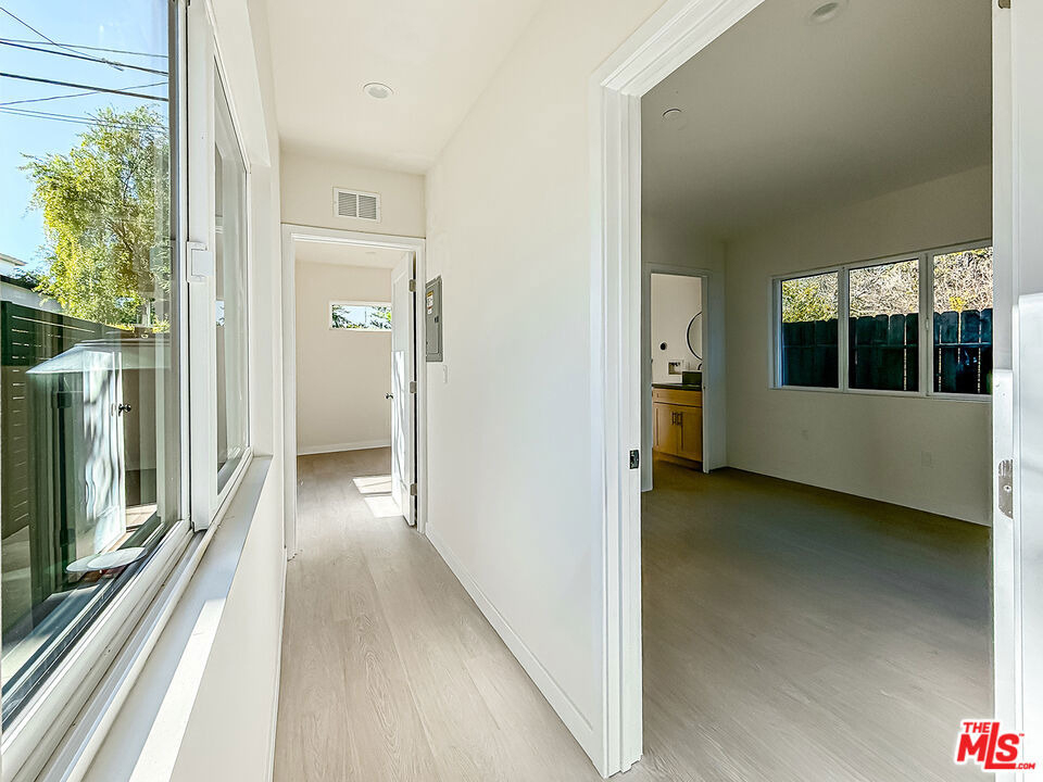 2619 Veteran Ave. - Photo 8