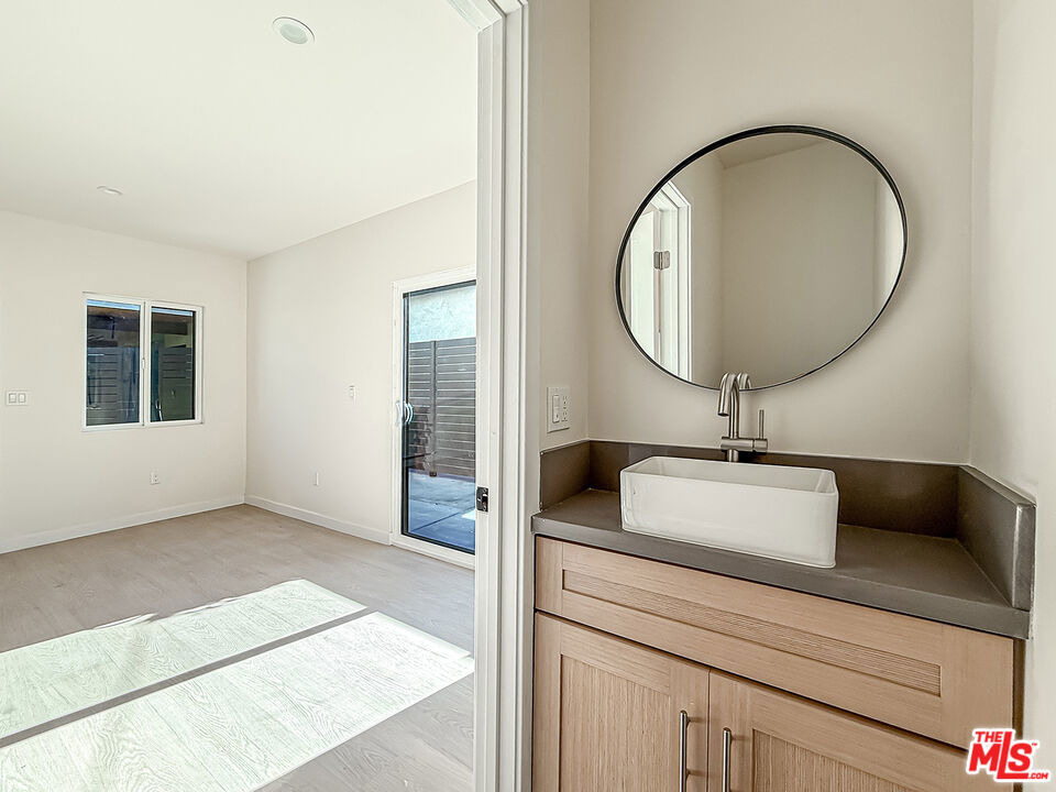 2619 Veteran Ave. - Photo 6