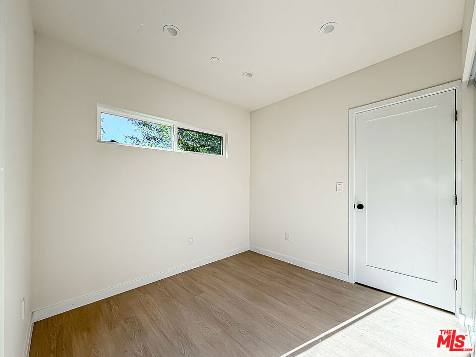 2619 Veteran Ave. - Photo 13