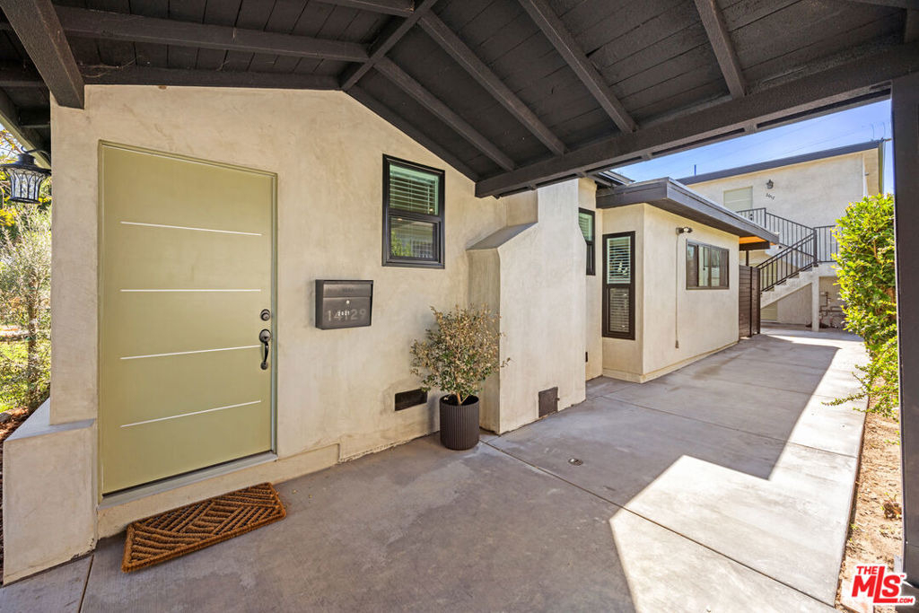 2621 Veteran Ave. Avenue - Photo 2
