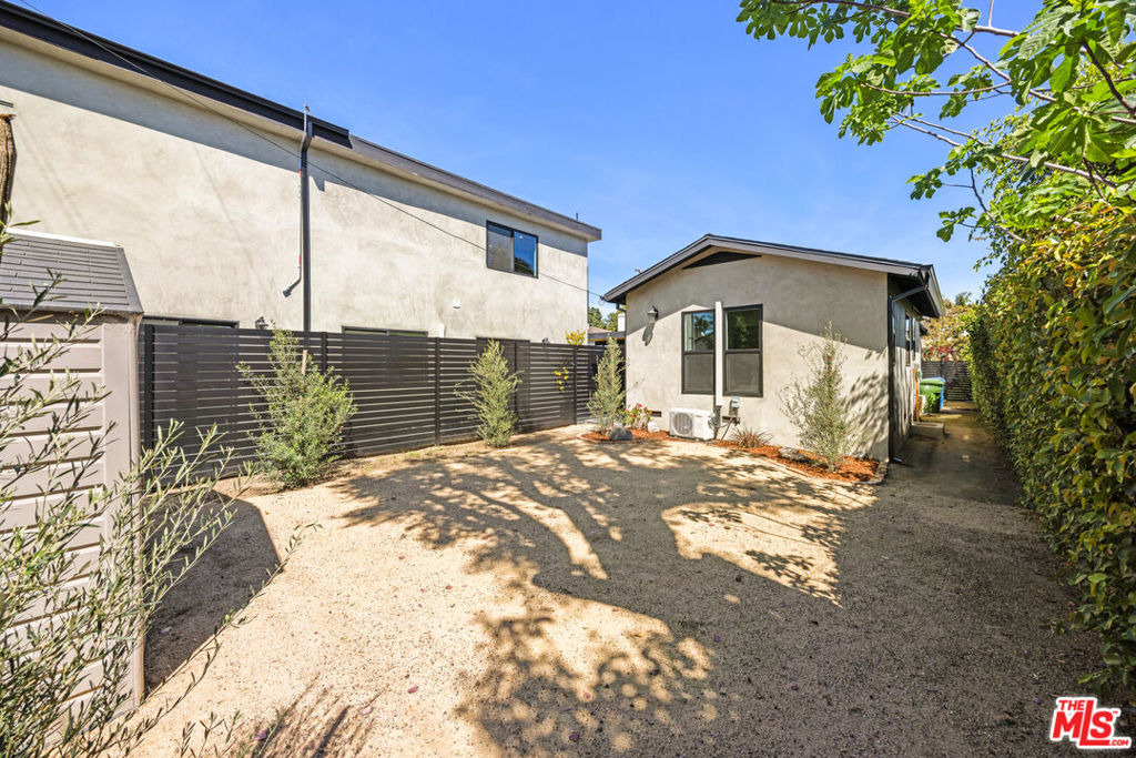 2621 Veteran Ave. Avenue - Photo 23