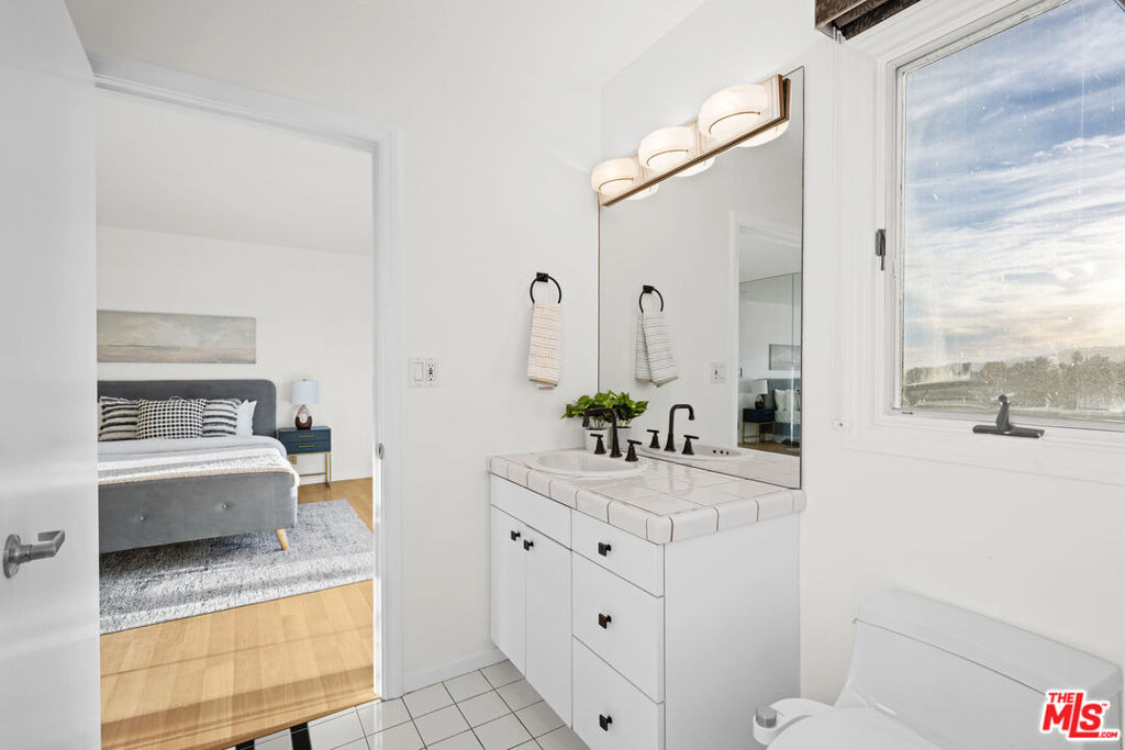1121 Roberto Lane - Photo 17