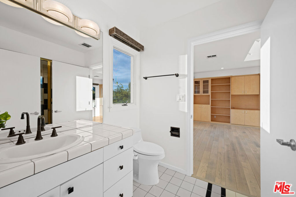 1121 Roberto Lane - Photo 19