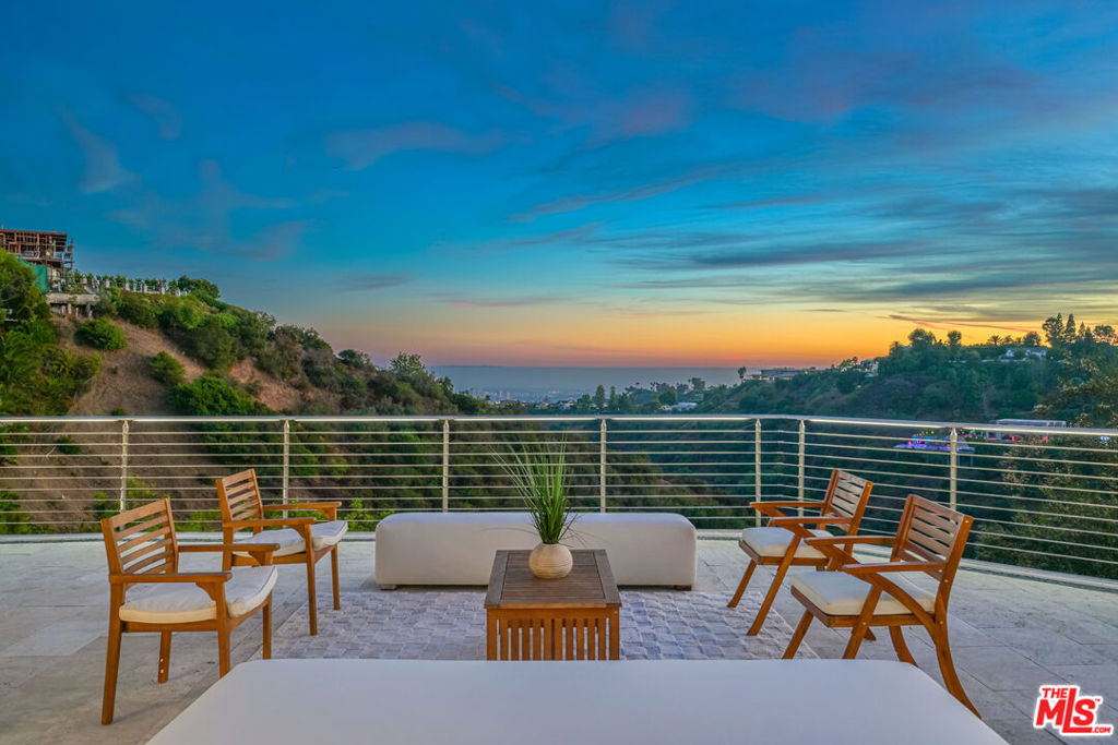 1121 Roberto Lane - Photo 1