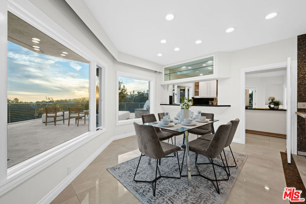 1121 Roberto Lane - Photo 7