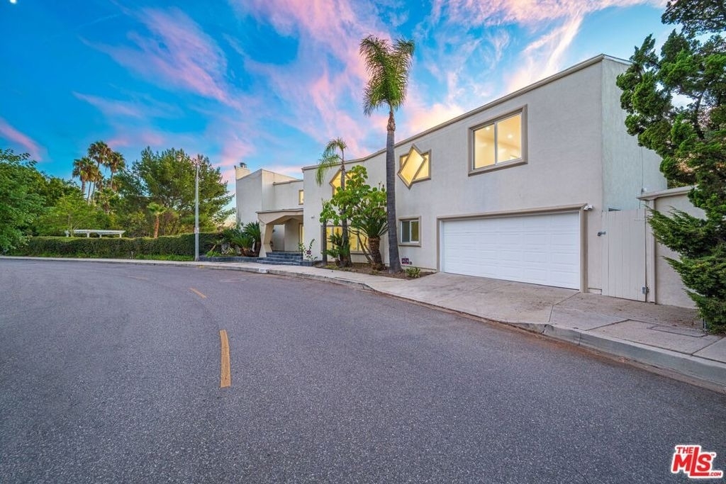 1121 Roberto Lane - Photo 22