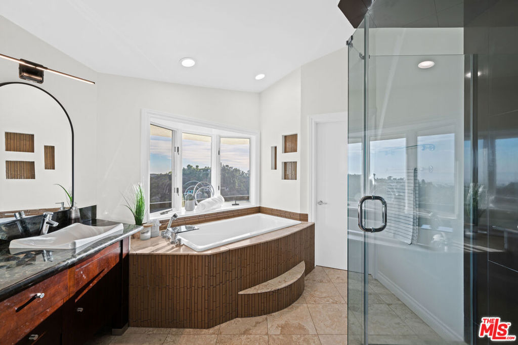 1121 Roberto Lane - Photo 14