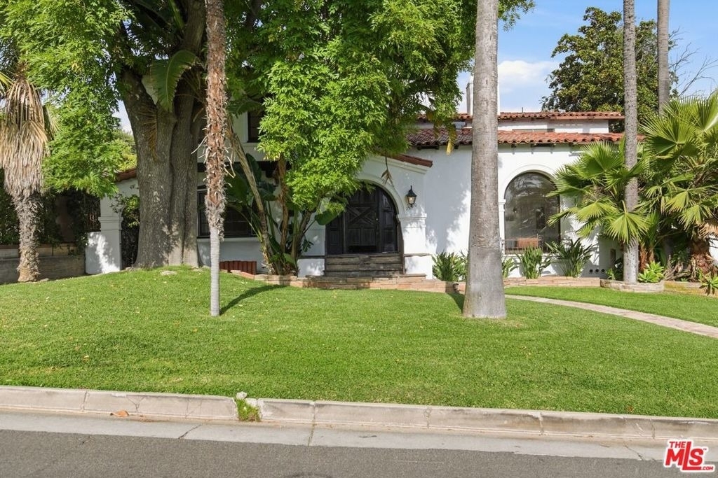 1530 Valley View Road - Photo 2