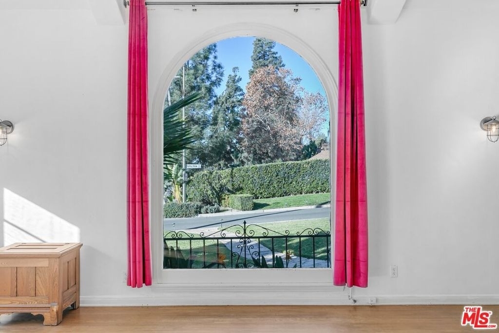1530 Valley View Road - Photo 8
