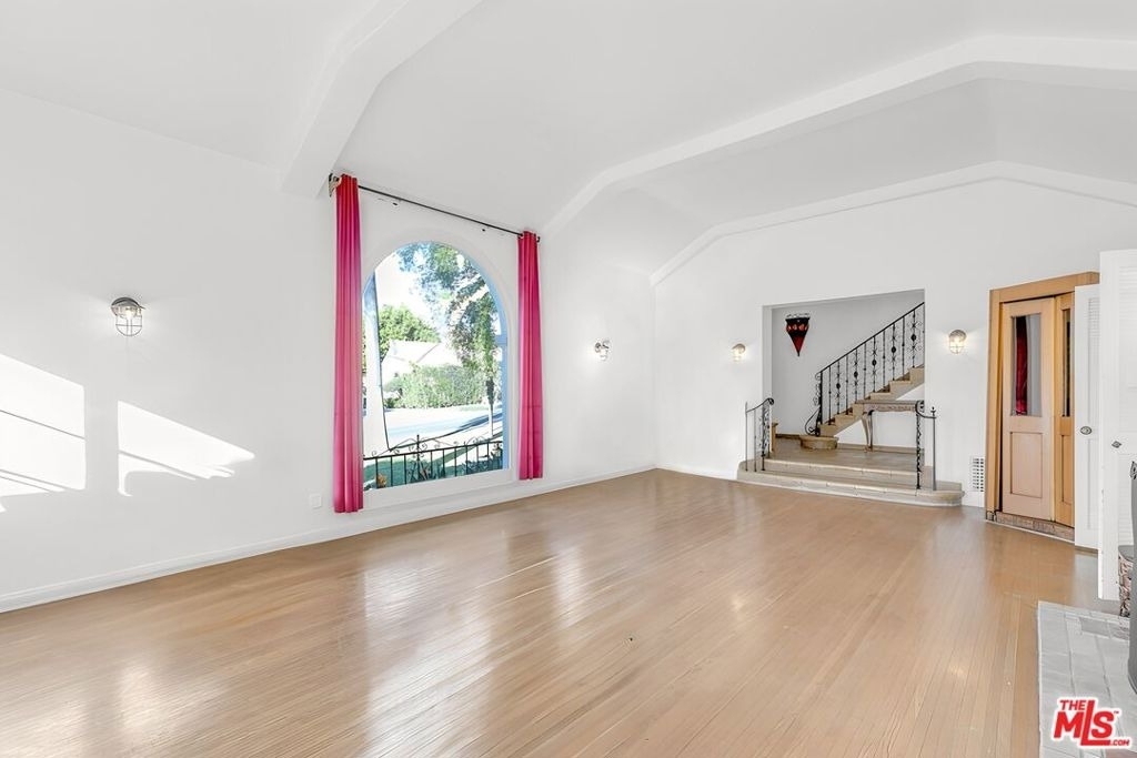 1530 Valley View Road - Photo 10
