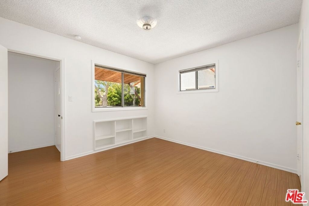 256 S La Peer Drive - Photo 11