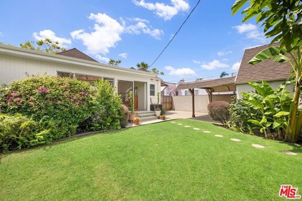256 S La Peer Drive - Photo 13