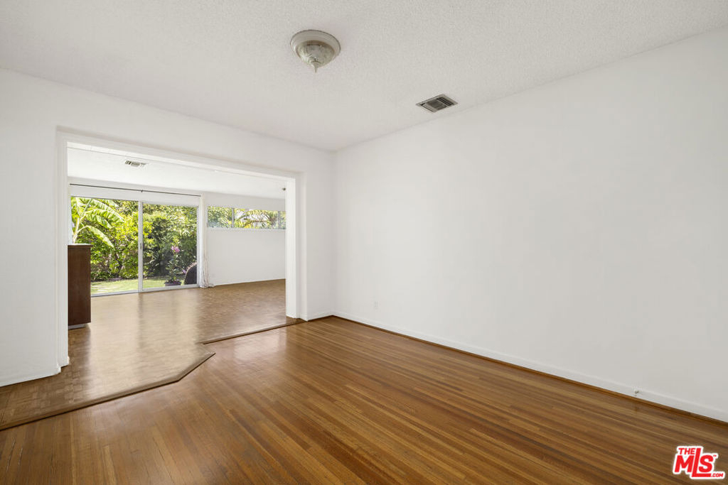 256 S La Peer Drive - Photo 3