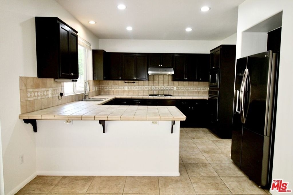 1124 Acapulco Avenue - Photo 11