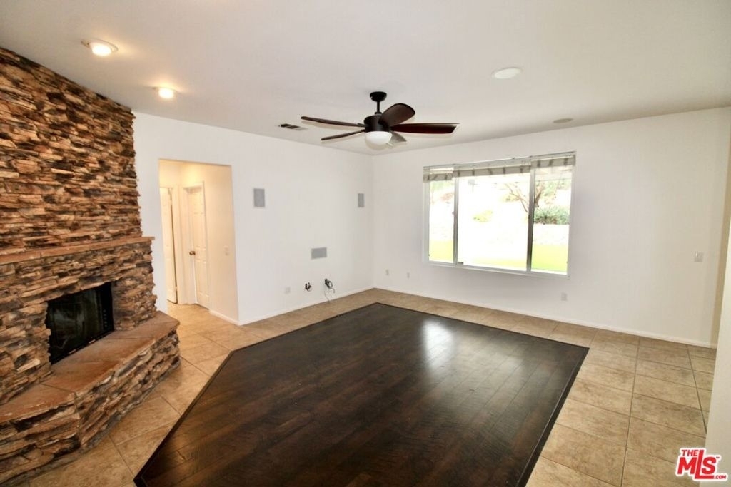 1124 Acapulco Avenue - Photo 6