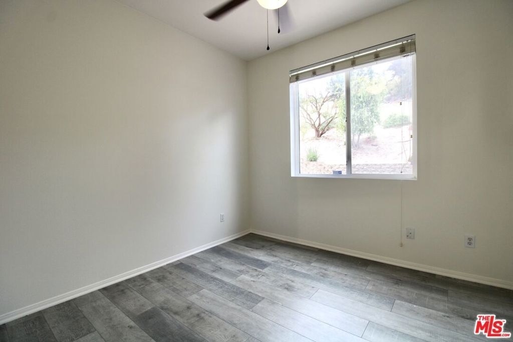 1124 Acapulco Avenue - Photo 7