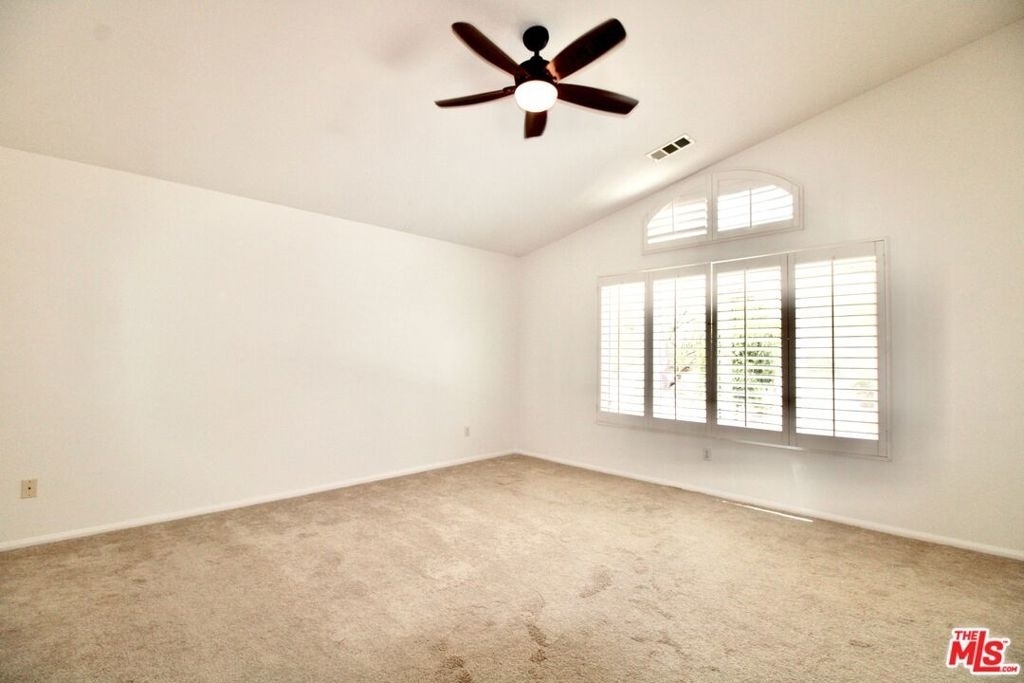 1124 Acapulco Avenue - Photo 24