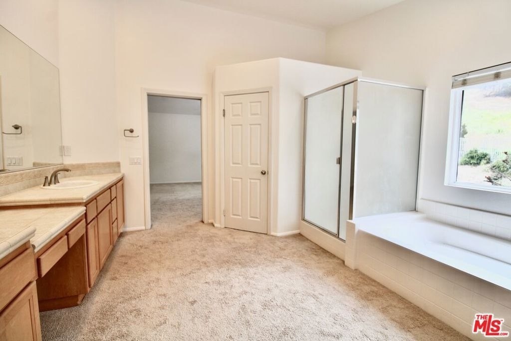 1124 Acapulco Avenue - Photo 28