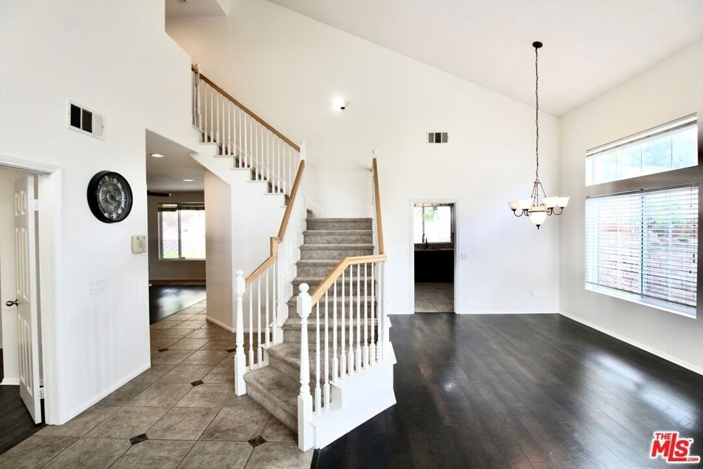 1124 Acapulco Avenue - Photo 3