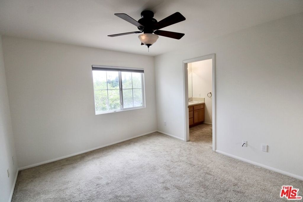1124 Acapulco Avenue - Photo 20