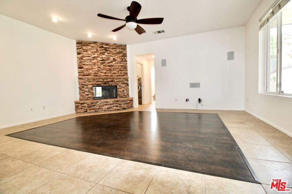 1124 Acapulco Avenue - Photo 9