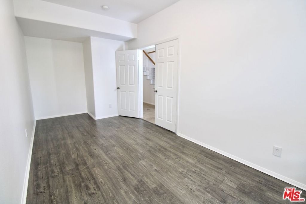 1124 Acapulco Avenue - Photo 5
