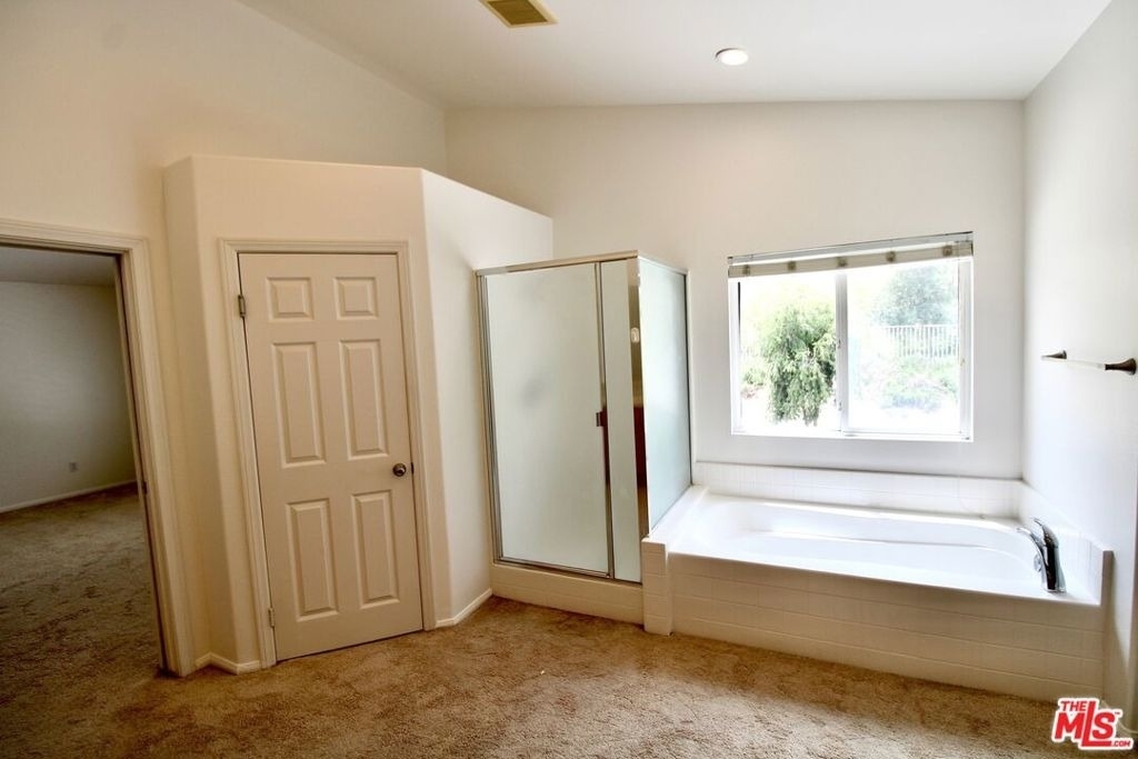 1124 Acapulco Avenue - Photo 29