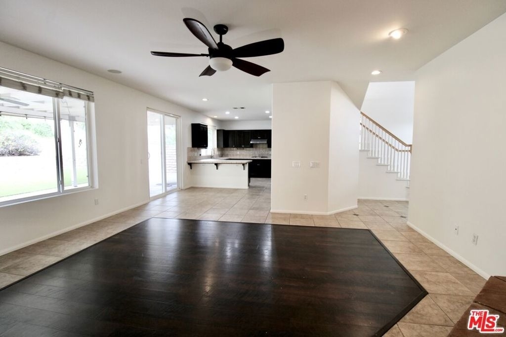 1124 Acapulco Avenue - Photo 10