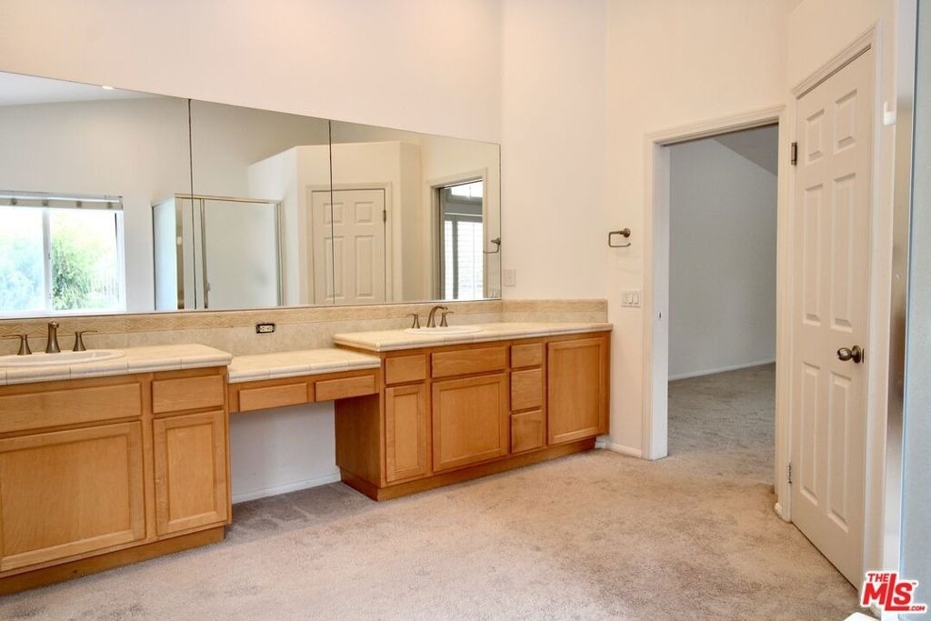 1124 Acapulco Avenue - Photo 27