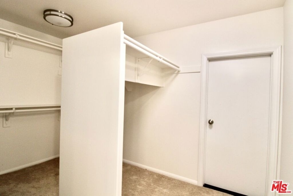 1124 Acapulco Avenue - Photo 30