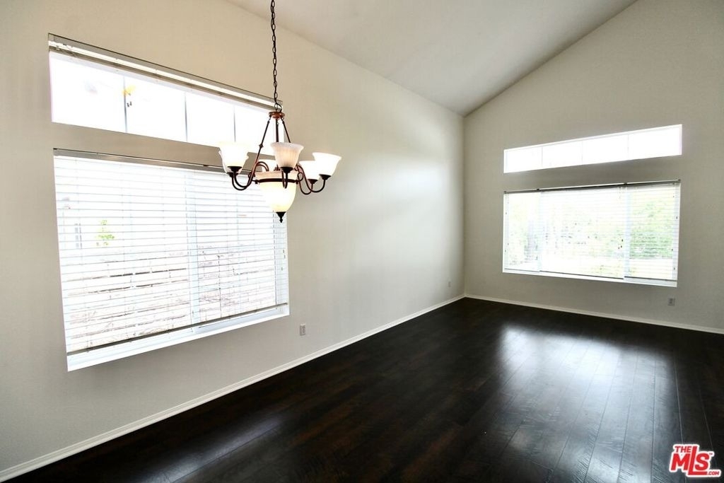 1124 Acapulco Avenue - Photo 16
